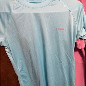 Columbia Sky Blue Omni-shade Shirt, size small